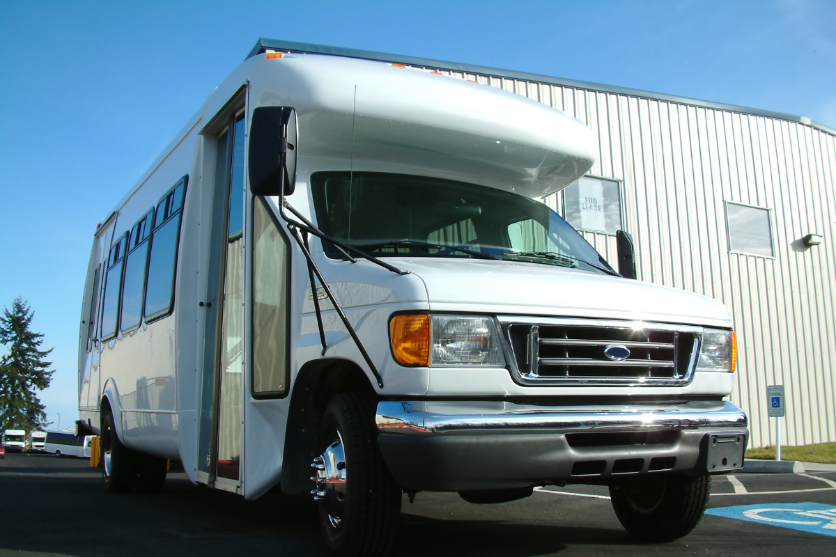 Lincoln-Town-Car-limo